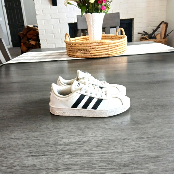 Adidas Kids White and Black Sneakers Excellent condition 12K - Picture 1 of 6